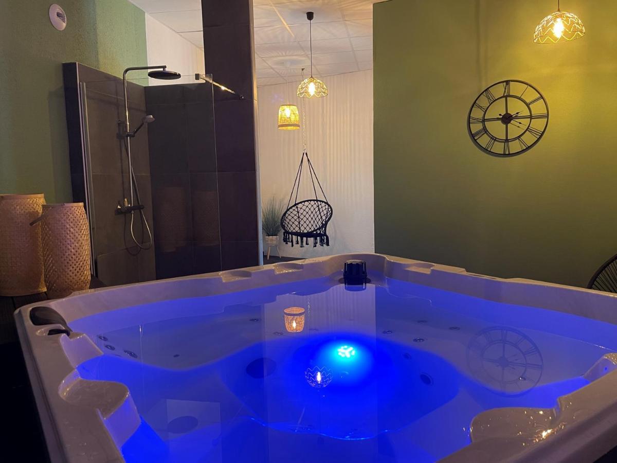 Logis Hotel Volcan Sancy Nébouzat Eksteriør billede